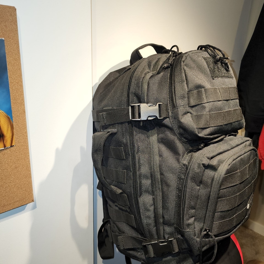 Backpack - Picture 7 of 7